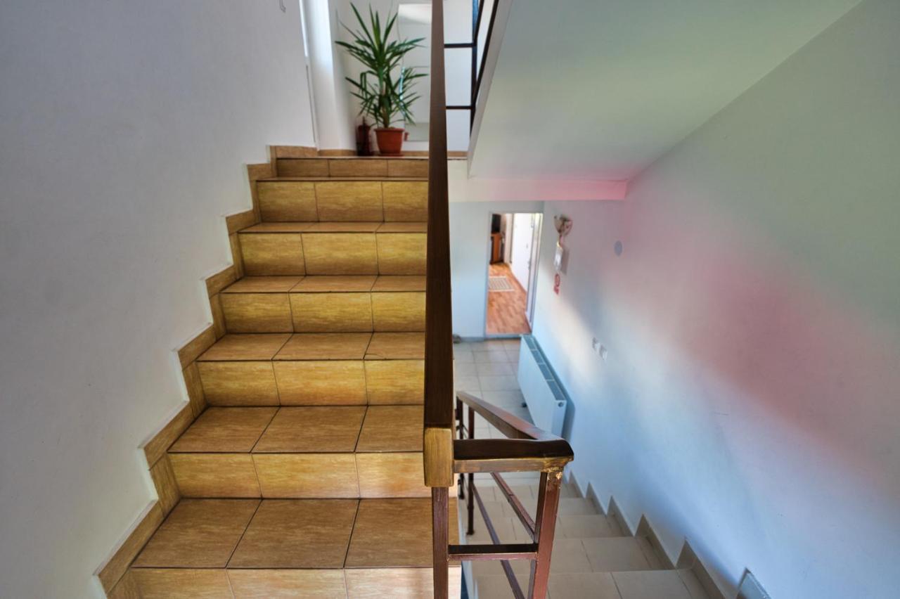 Vila Victoria Ramnicu Valcea Exterior photo