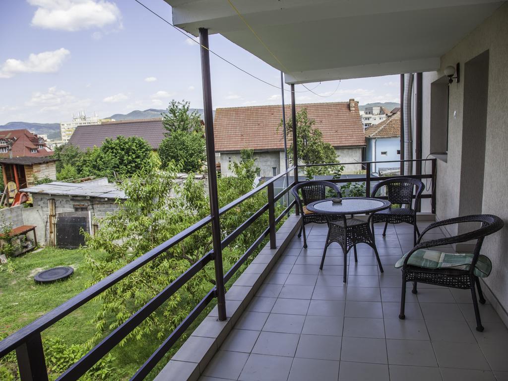 Vila Victoria Ramnicu Valcea Exterior photo